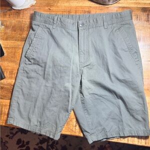 Calvin Klein Flat Front casual Shorts Khaki Green 32W Combed Cotton